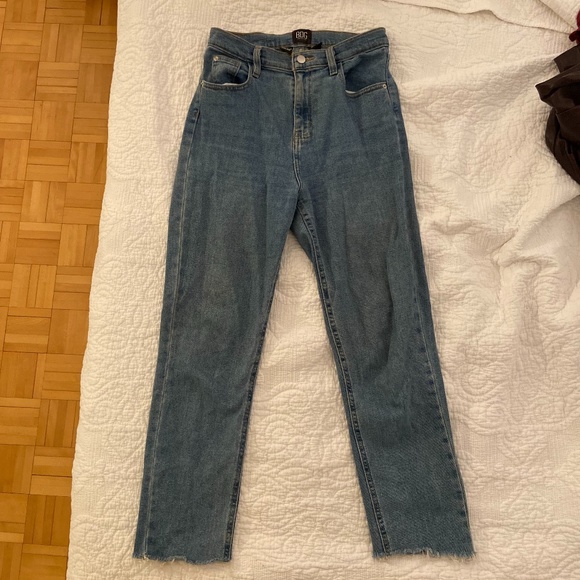 BDG High-Waisted Longline Girlfriend Jean – Medium Wash - Picture 2 of 5